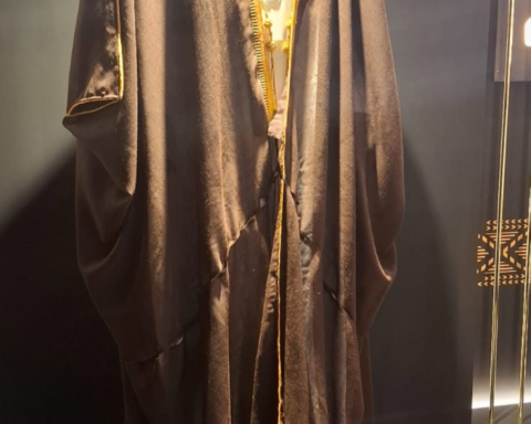 تطور البشت الملكي السعودي: قصة 7 ملوك في الأحساء