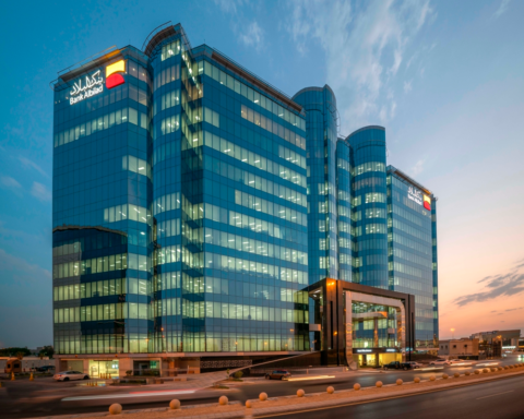 أرباح بنك البلاد تقفز 8.7% إلى 3 مليارات ريال في 2025
