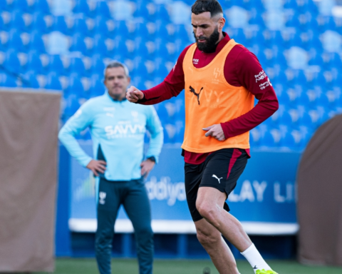 الهلال يستقبل بنزيما رسمياً قبل مواجهة الأخدود بدوري روشن