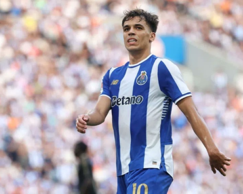 أتلتيكو مدريد يصطدم برفض الأهلي السعودي في صفقة غابري فيغا