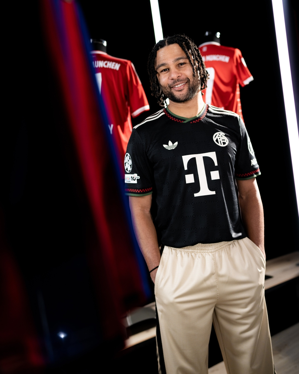 سيرج غنابري يجدد عقده مع بايرن ميونخ حتى 2028