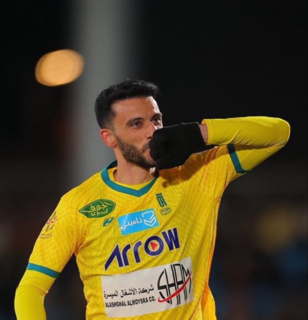 جماهير الأهلي تستقبل عمر السومة بحفاوة | لفتة وفاء للأسطورة