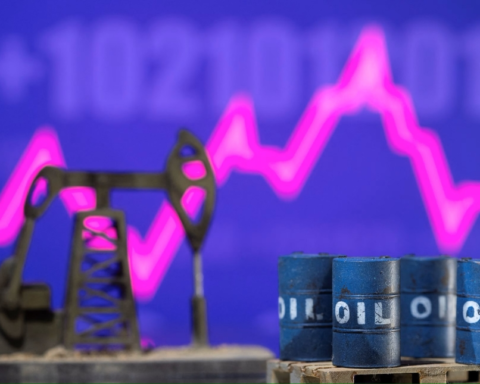 Oil and Brent crude prices decline | Analysis of causes and effects
