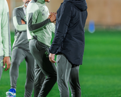 موعد مباراة القادسية والفتح في دوري روشن والقنوات الناقلة