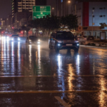 إنذار أحمر بالرياض: أمطار غزيرة وسيول وانعدام في الرؤية