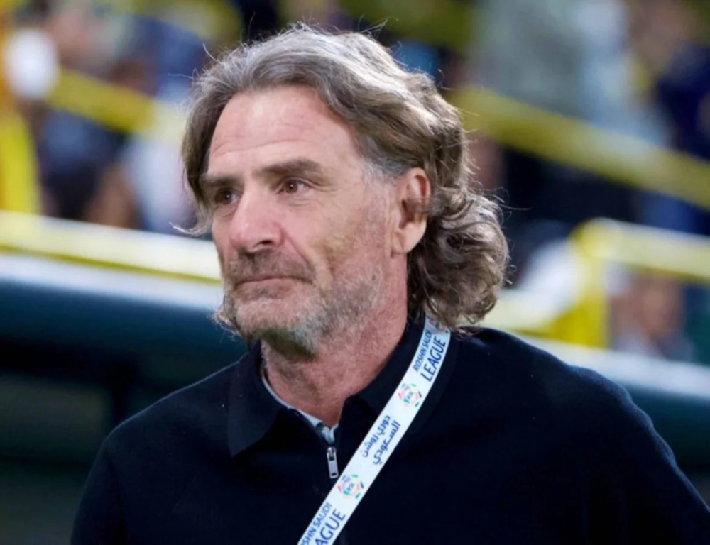 تصريحات كارينيو بعد هزيمة الرياض أمام نيوم في دوري روشن