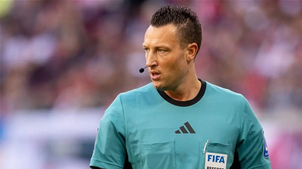 سفين جابلونسكي حكماً لمباراة القادسية والفتح بدوري روشن