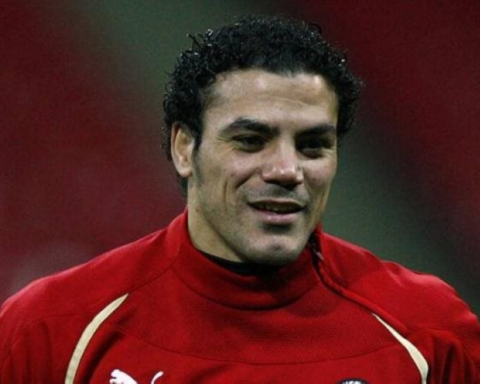 إخلاء سبيل عمرو زكي نجم منتخب مصر السابق بعد توقيفه