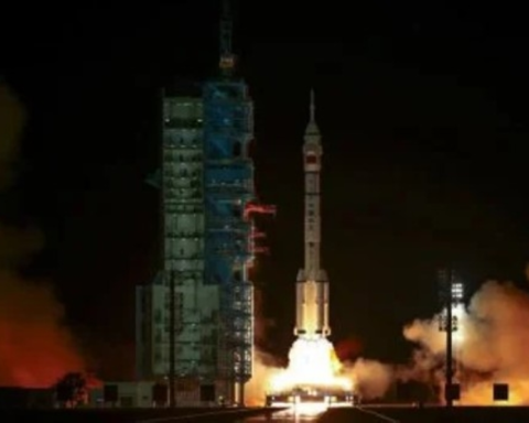 الصين تطلق مركبة فضائية تجريبية قابلة لإعادة الاستخدام