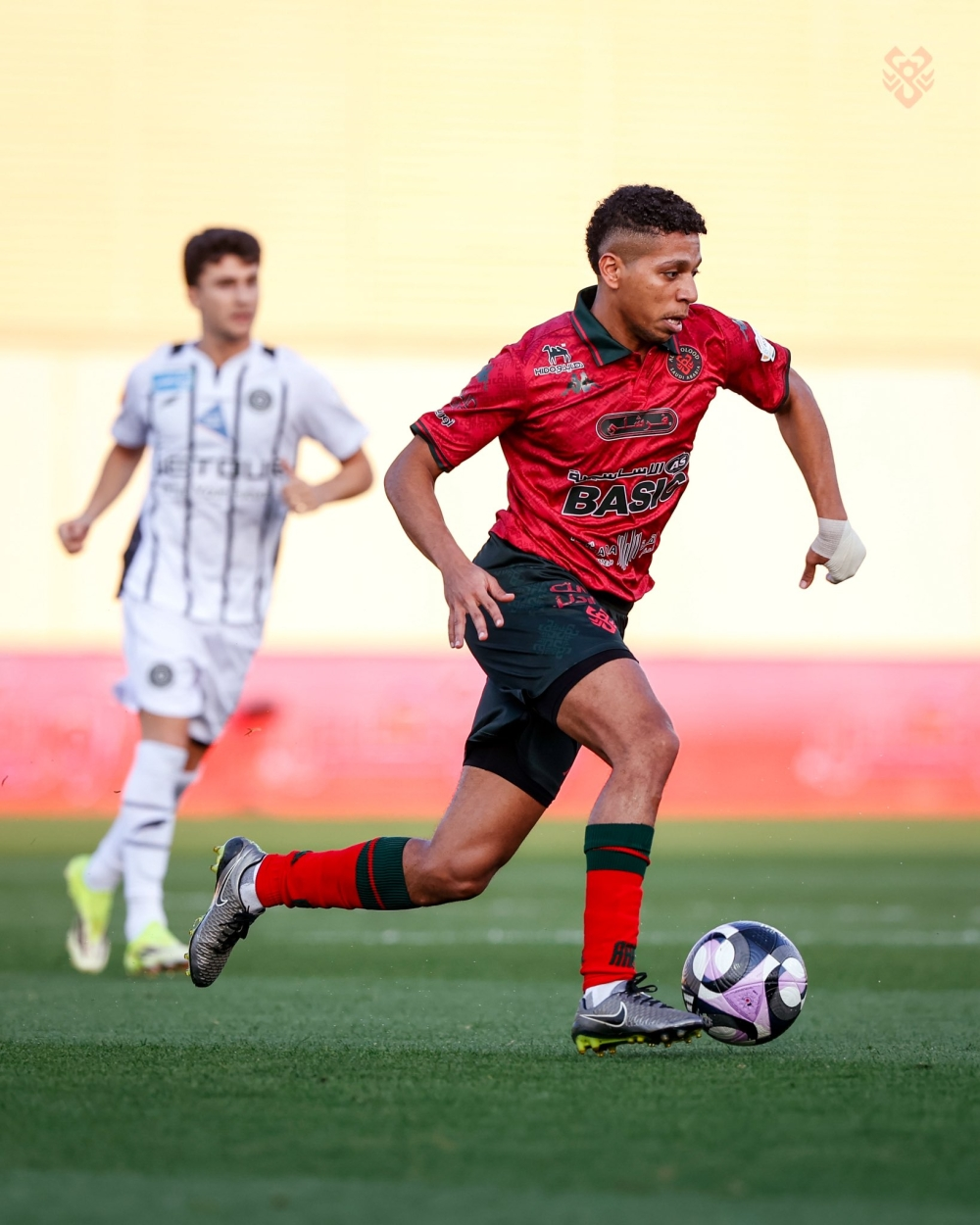 الخلود يحقق فوزاً تاريخياً على الشباب في دوري روشن السعودي