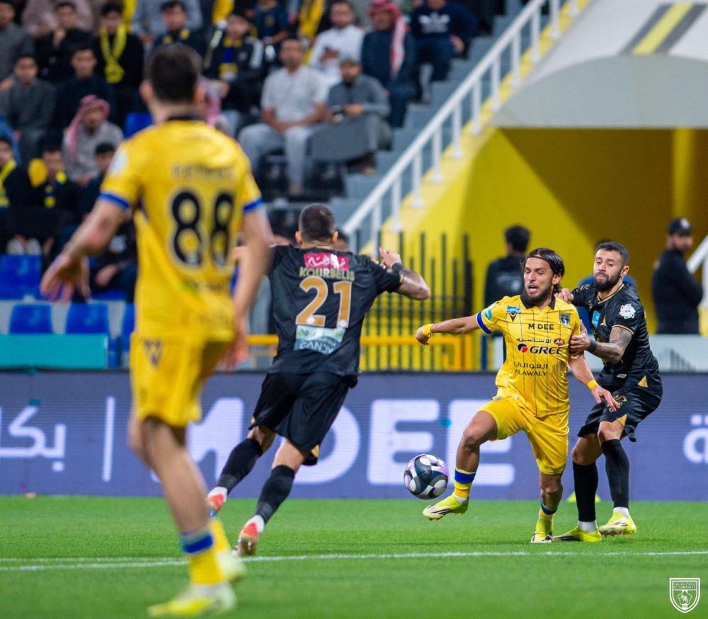 التعاون والخليج: تعادل مثير بهدف لمثله في دوري روشن السعودي