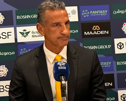 شاموسكا ينتقد التحكيم بعد تعادل التعاون المخيب مع الخليج