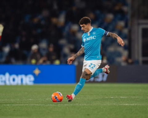 Napoli snatch a dramatic victory from Genoa in the Italian League (2-1)