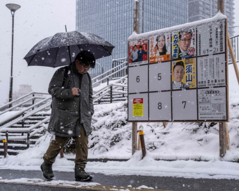 انتخابات اليابان المبكرة: الحزب الحاكم يسعى لتفويض جديد