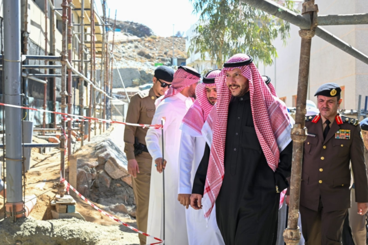 محافظ الطائف يتفقد جاهزية المواقيت لموسم العمرة في رمضان