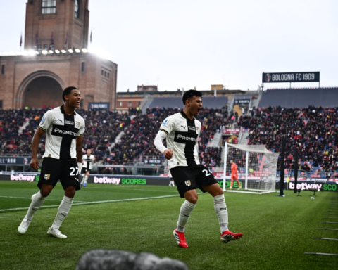 بارما يهزم بولونيا بهدف قاتل في الدوري الإيطالي 2024
