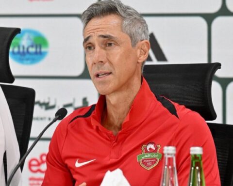 مدرب شباب الأهلي يشيد بالهلال قبل مواجهة دوري أبطال آسيا