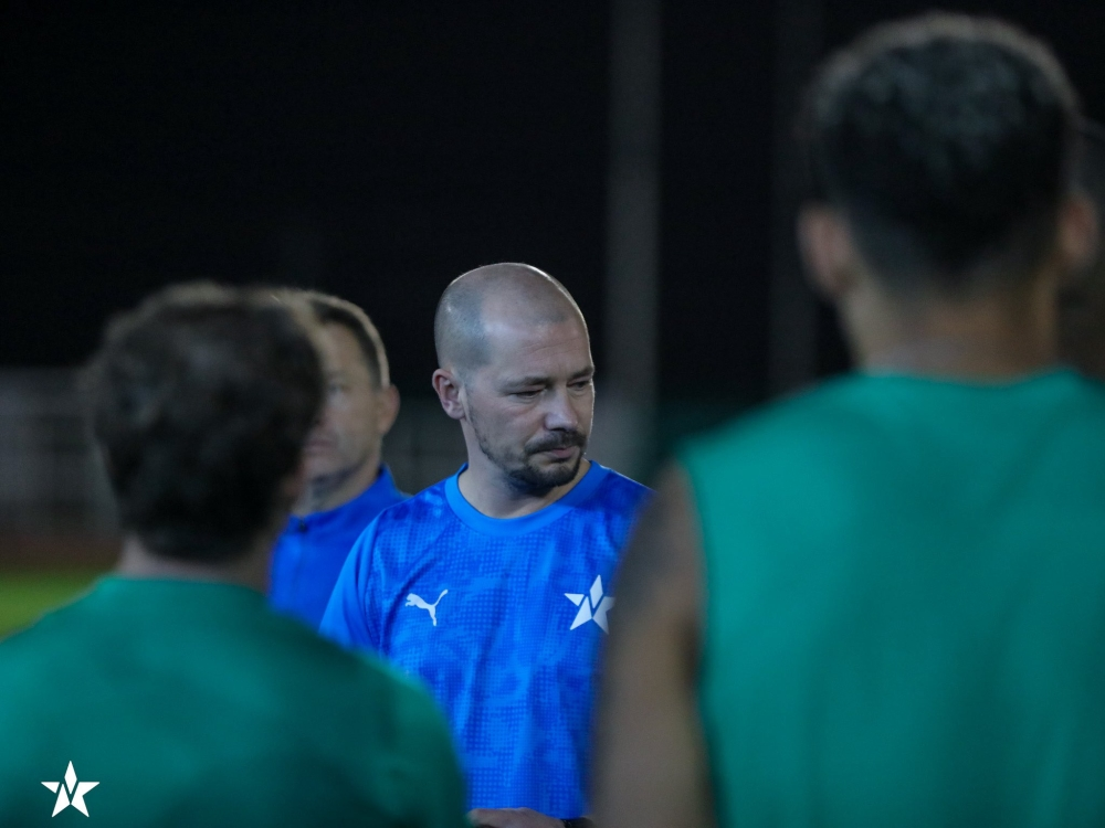 النجمة السعودي يتعاقد مع المدرب نيستور إل مايسترو لإنقاذه