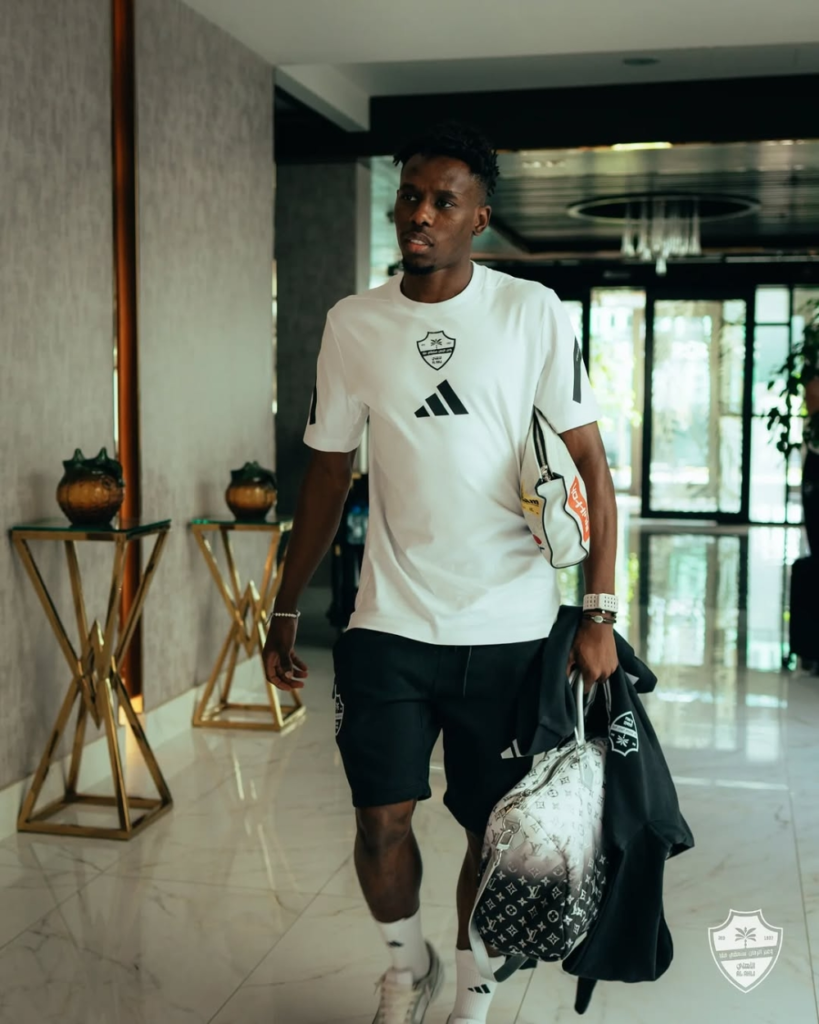 سبب غياب زكريا هوساوي عن مباراة الأهلي والوحدة بدوري أبطال آسيا