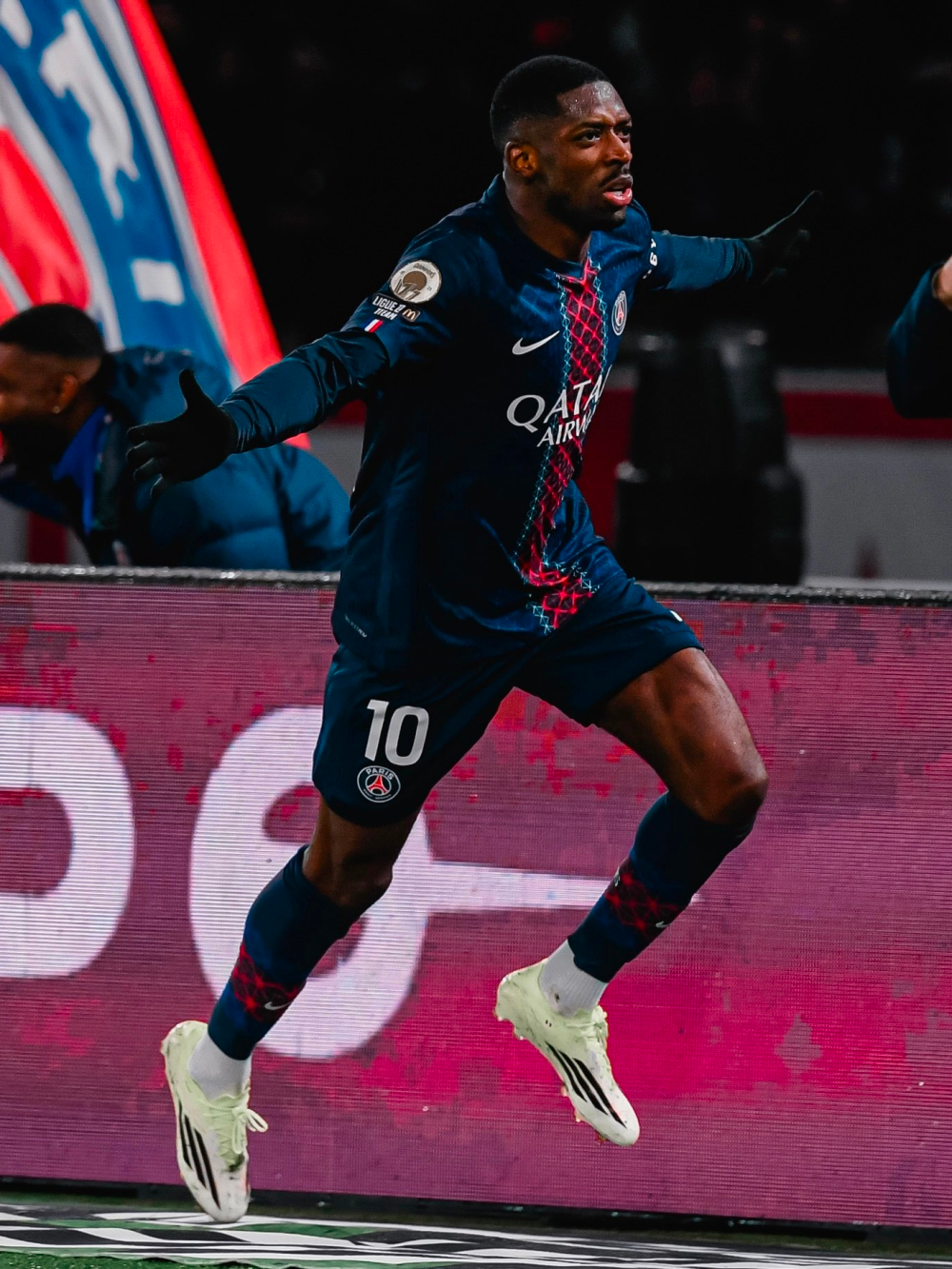 سان جيرمان يسحق مارسيليا 5-0 ويستعيد صدارة الدوري الفرنسي