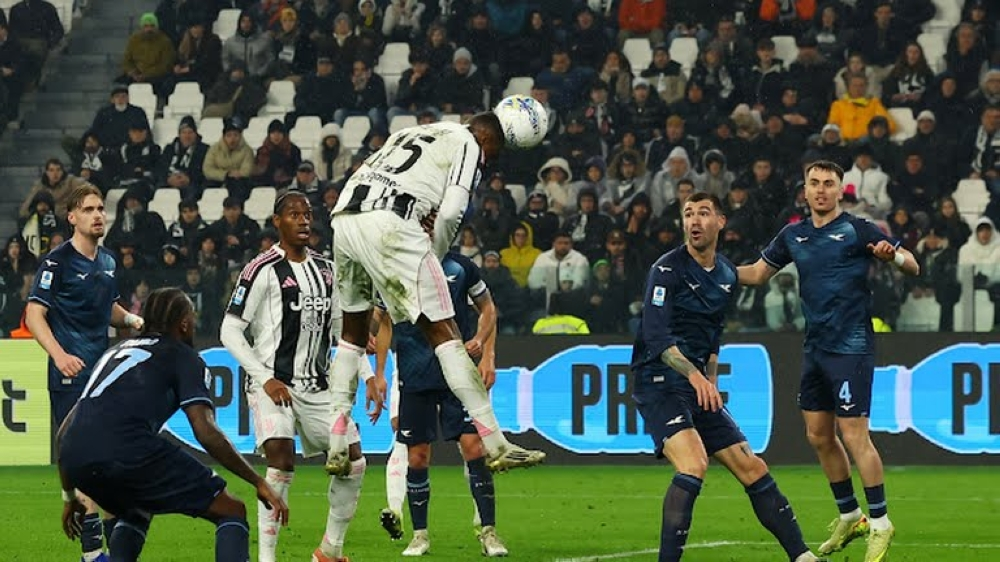 يوفنتوس يخطف تعادلاً قاتلاً من لاتسيو 2-2 في صراع دوري الأبطال