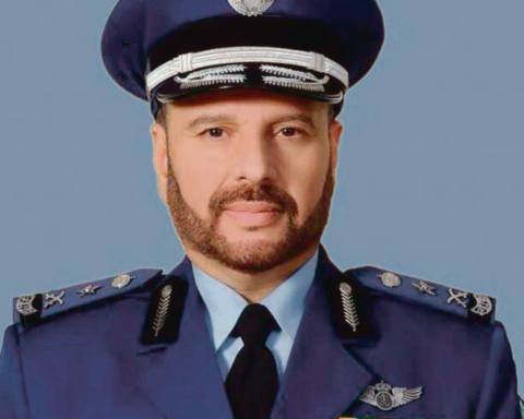 رئيس الأركان السعودي والبحريني يبحثان التعاون بمعرض الدفاع