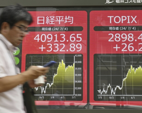 الأسهم اليابانية تسجل أرقاماً قياسية ومؤشر نيكي يحلّق عالياً