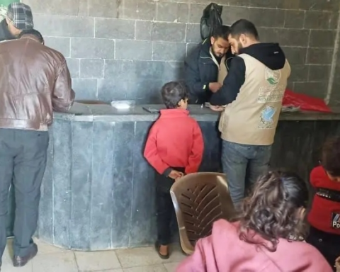 مساعدات شتوية سعودية للنازحين في درعا عبر مركز الملك سلمان