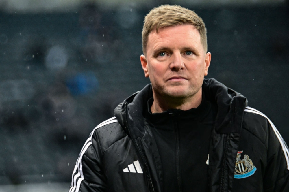 إيدي هاو: مستقبل مدرب نيوكاسل على المحك وسط تراجع النتائج