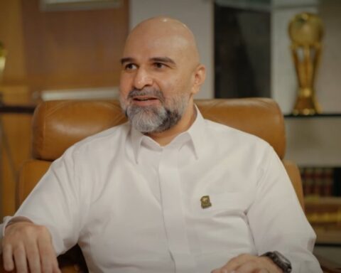 فهد سندي ينفي الاستقالة ويتمسك برئاسة نادي الاتحاد