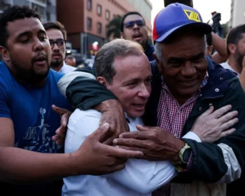 ماتشادو مصممة على العودة لفنزويلا وتحدي نظام مادورو