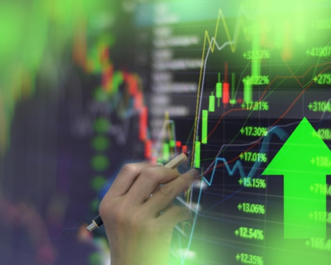 مؤشر الأسهم السعودية يغلق مرتفعاً وتاسي يواصل مكاسبه