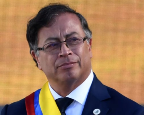 Colombian President Gustavo Petro survives assassination attempt