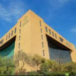 البلديات: صلاحية مفتوحة للقرارات المساحية وحظر أراضي السيول