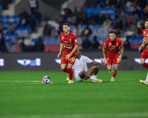 القادسية ضد نيوم: صراع الصعود والطموح في دوري يلو