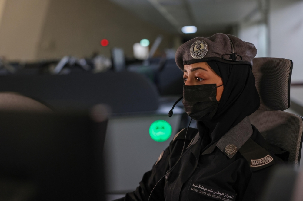 دور المرأة السعودية في وزارة الداخلية وأمن المجتمع | رؤية 2030