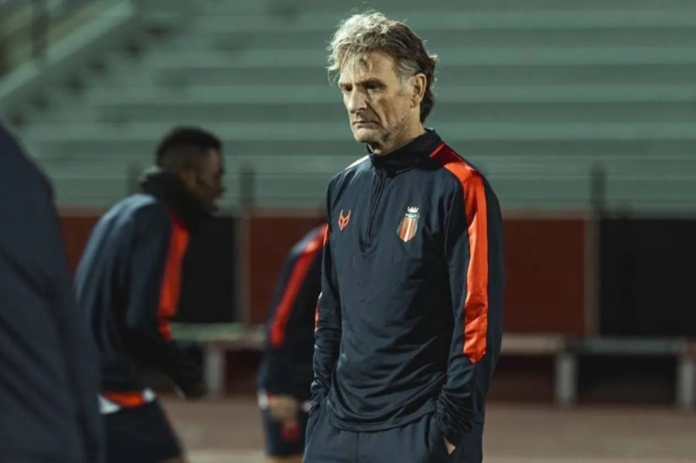 إقالات مدربي دوري روشن: ظاهرة مستمرة وأثرها على الكرة السعودية