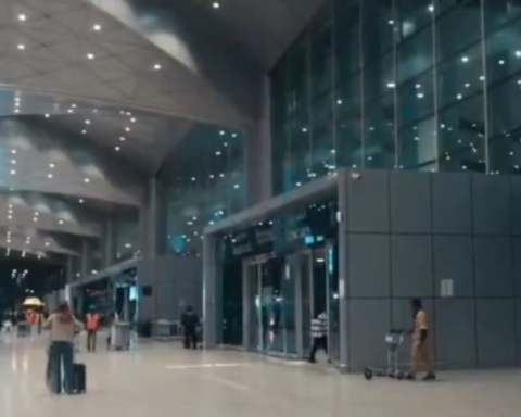 تطوير مطار الملك خالد الدولي: خطة شاملة لتجربة سفر عالمية