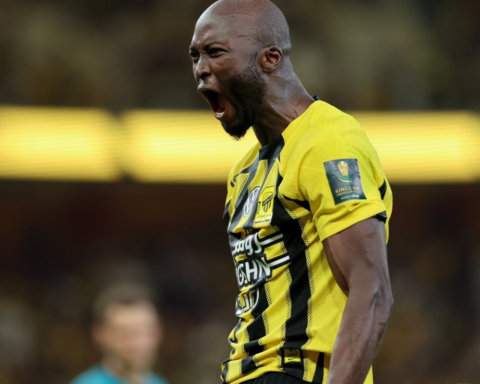 الاتحاد يجدد عقد دانيلو بيريرا لموسم إضافي بطلب من كونسيساو