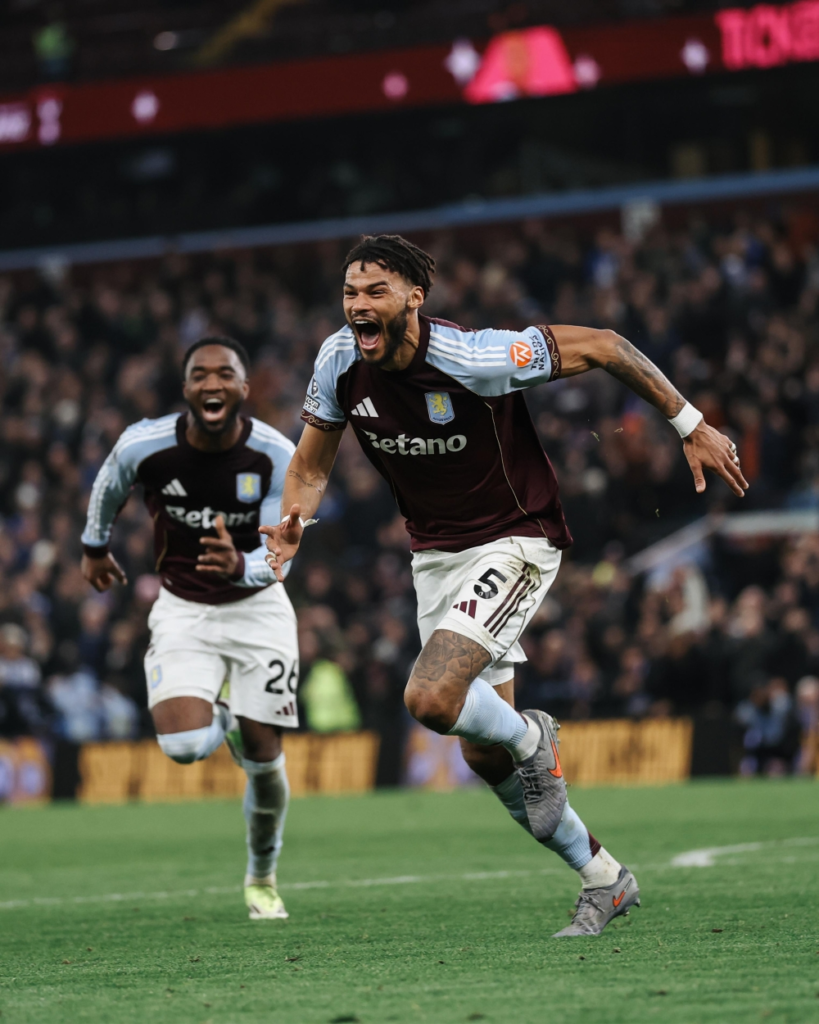 أستون فيلا يهزم برايتون ويعزز آماله في التأهل لدوري الأبطال