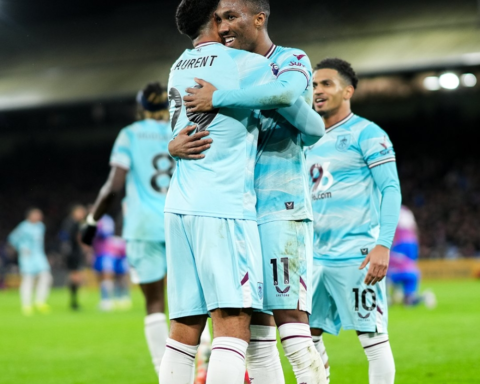 نتائج الدوري الإنجليزي: فوز كبير لبالاس وتعادل ولفرهامبتون