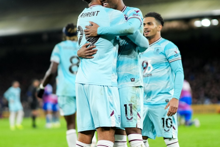 نتائج الدوري الإنجليزي: فوز كبير لبالاس وتعادل ولفرهامبتون