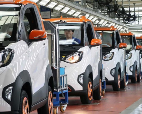 الصين تحظر بيع السيارات بأقل من التكلفة لإنهاء حرب الأسعار