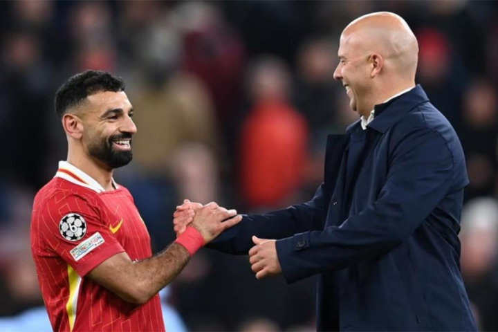 سلوت يشيد بصلاح بعد معادلته رقم جيرارد التاريخي في ليفربول