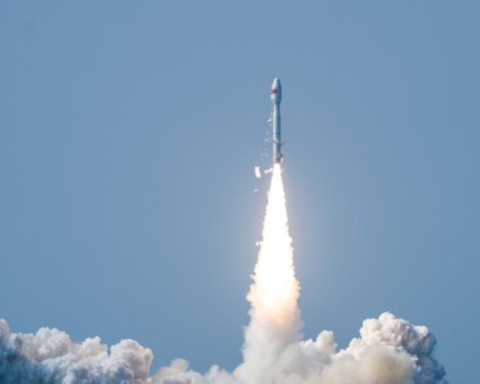 China launches 7 satellites from the sea using the "Smart Dragon-3" rocket