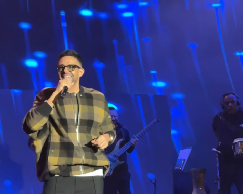 محمد حماقي في موسم الرياض: حفل يجمع الشرق والغرب