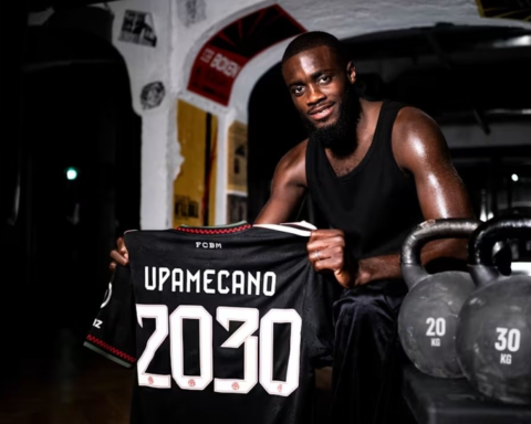 بايرن ميونيخ يمدد عقد دايوت أوباميكانو حتى عام 2030