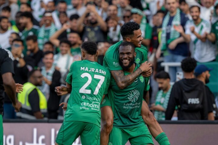 الأهلي يسحق الشباب 5-2 ويعود للخماسيات بدوري روشن السعودي