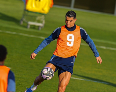 Al-Nassr's lineup against Al-Fateh: Ronaldo leads the team in the Roshan League