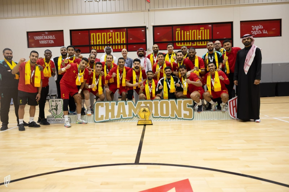 القادسية يتوج بدوري أولى اليد ويعود للممتاز بسجل مثالي